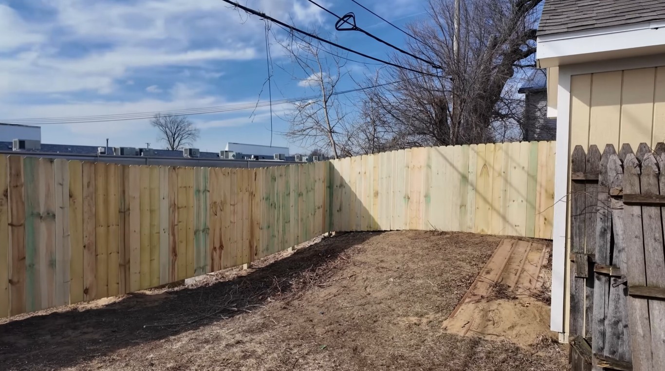 Professional fence installation crew ensuring quality craftsmanship in Eagle Mountain, UT